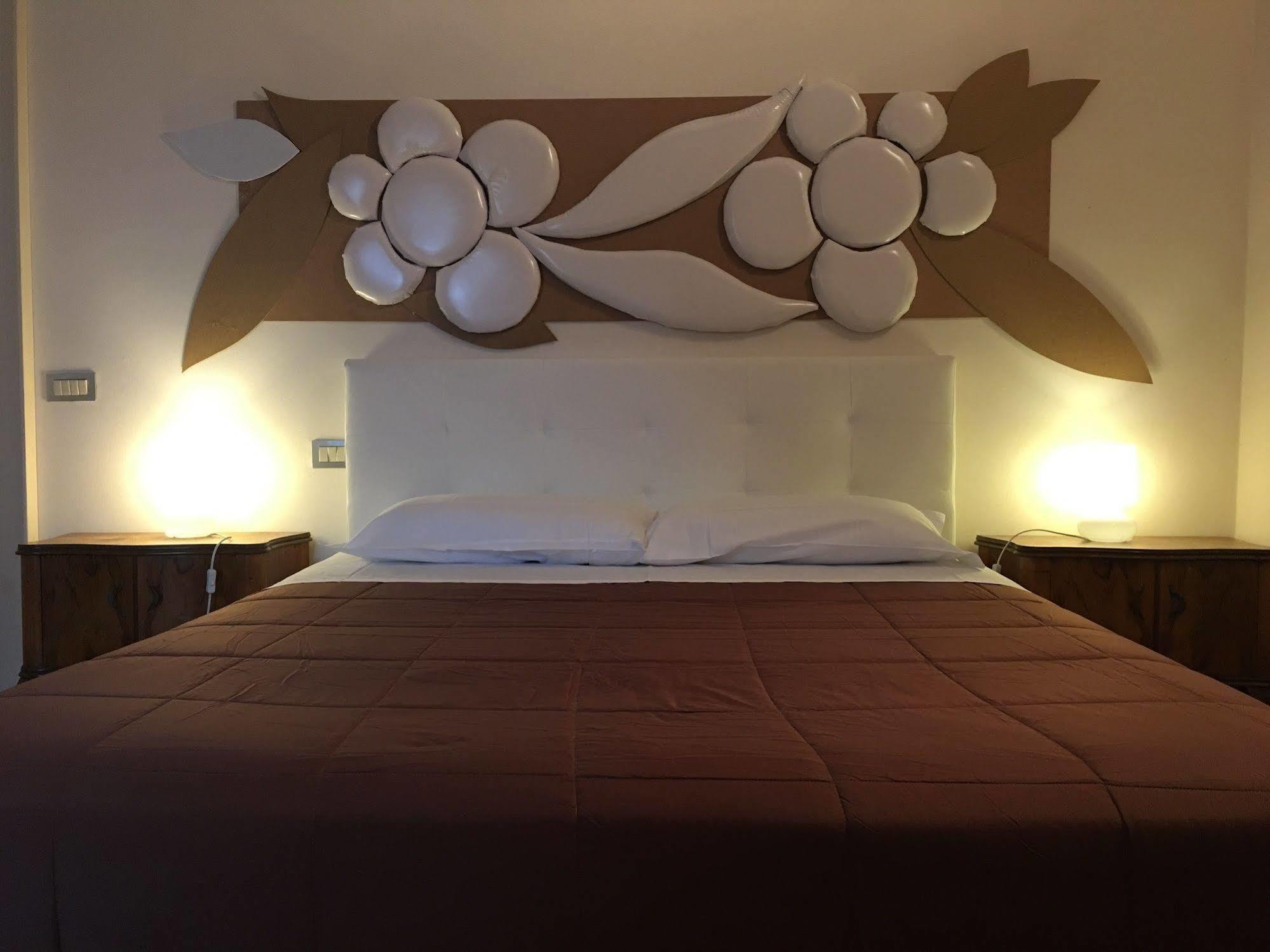 Domus Nova Residenza Il B&B Mantova Ngoại thất bức ảnh