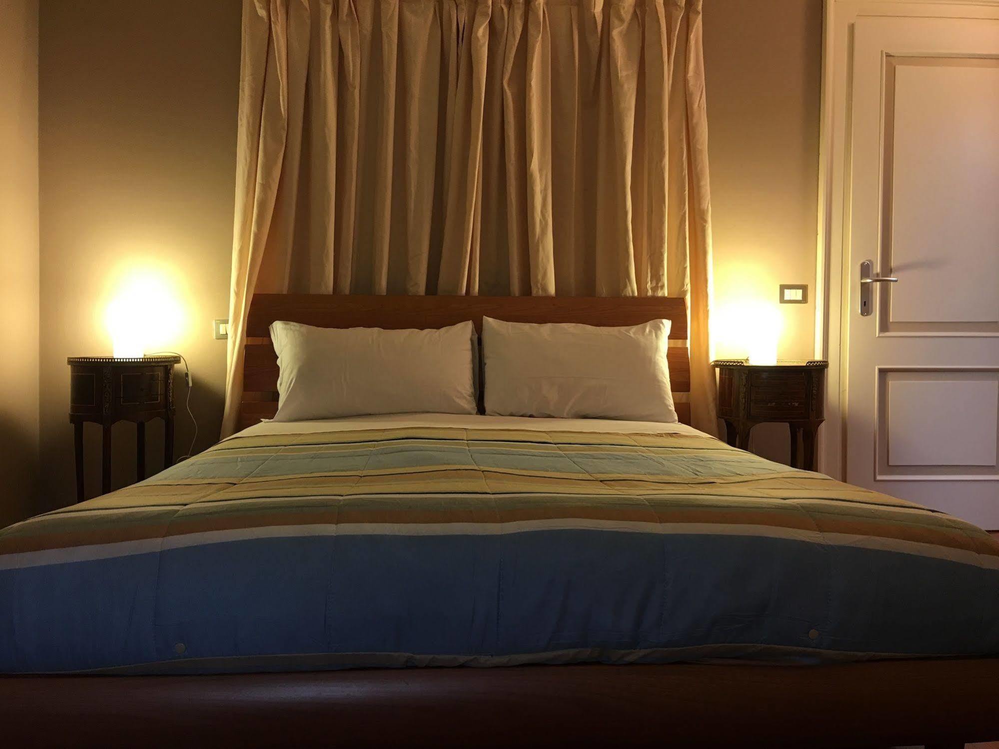 Domus Nova Residenza Il B&B Mantova Ngoại thất bức ảnh
