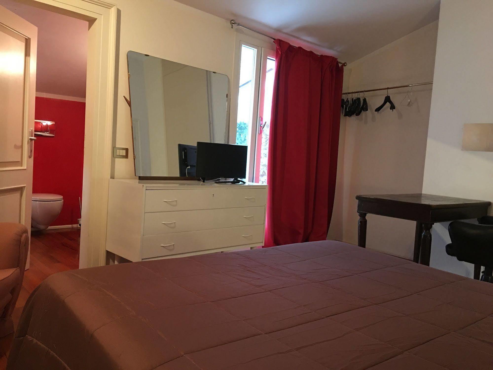 Domus Nova Residenza Il B&B Mantova Ngoại thất bức ảnh